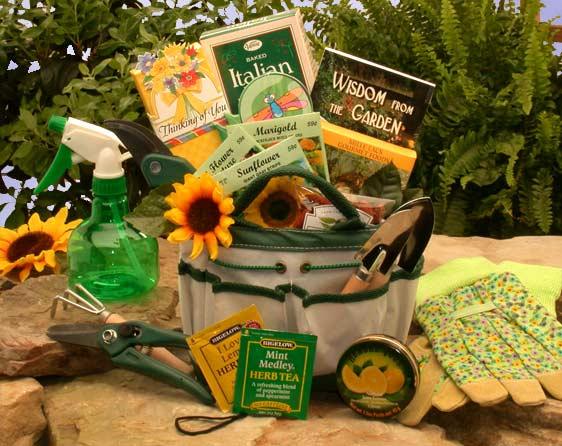 outdoor gifts, gardening gifts, gardening gift basket, woman gift basket, gift for gardener